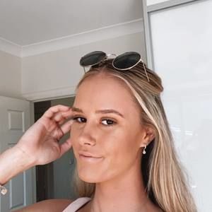 Meet your Posher, Lavinia